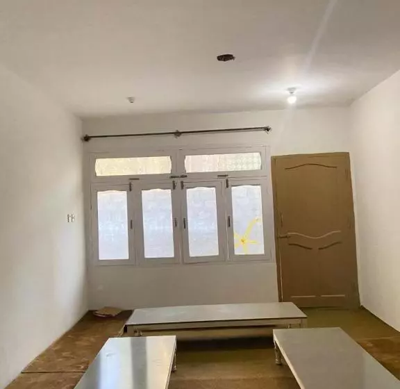 پانسیون Dost Guest House