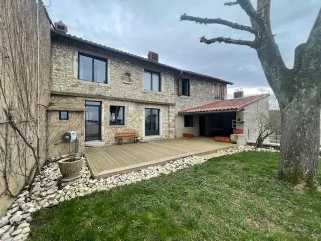 Majatalo Gîte Du Château De Treffort