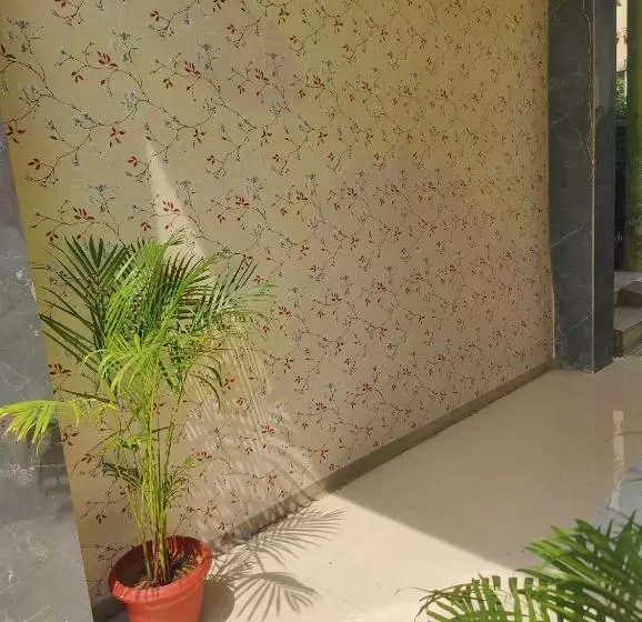 پانسیون Rathipriya Inn
