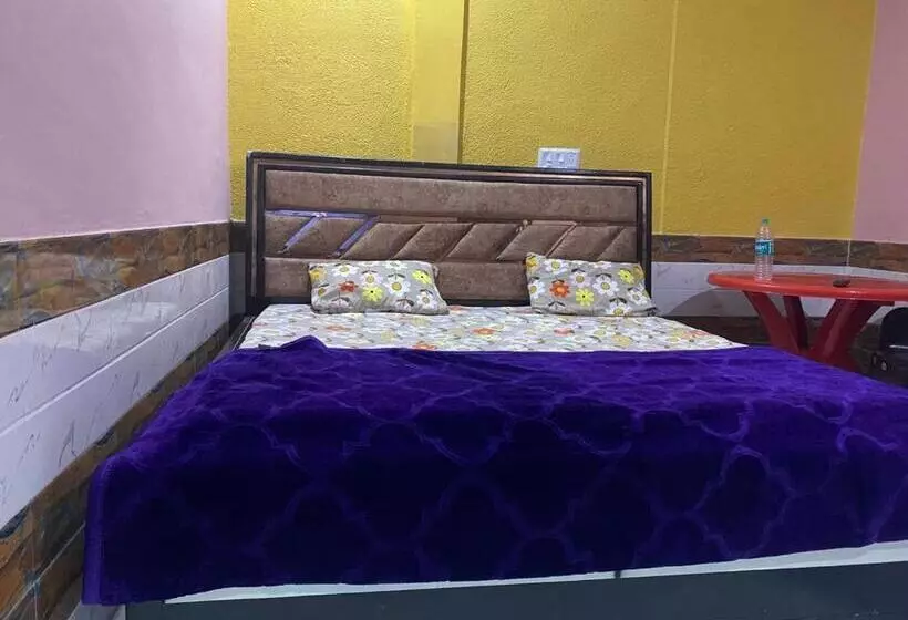 ペンション Vrindavan Dham