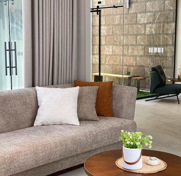 Resort شاليهات نافارو