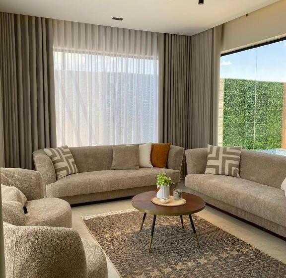 Resort شاليهات نافارو