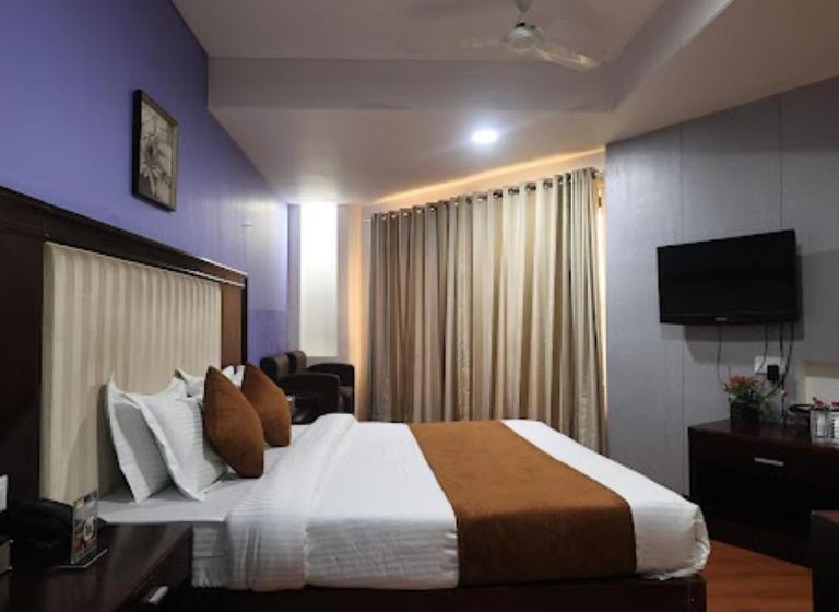 Sn Blu Hotel Panchvati Ahmedabad