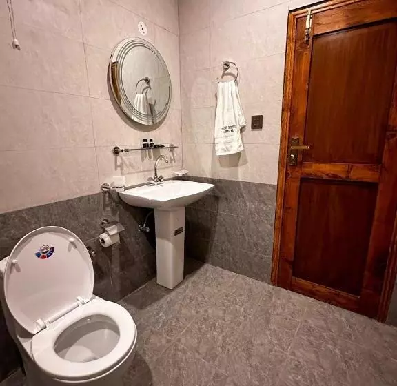 The Hermes Hotel & Backpackers Hostel