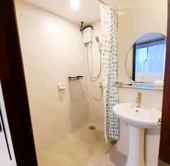 Warm And Cozy Studio With Balcony