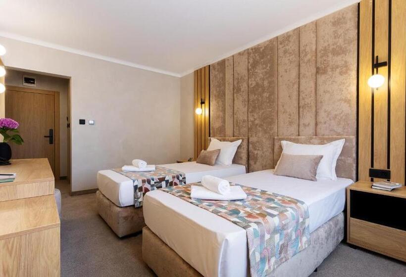 Amar Design Hotel By Hmg