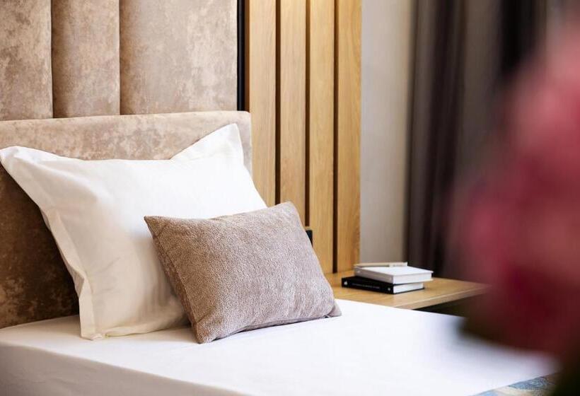 Amar Design Hotel By Hmg