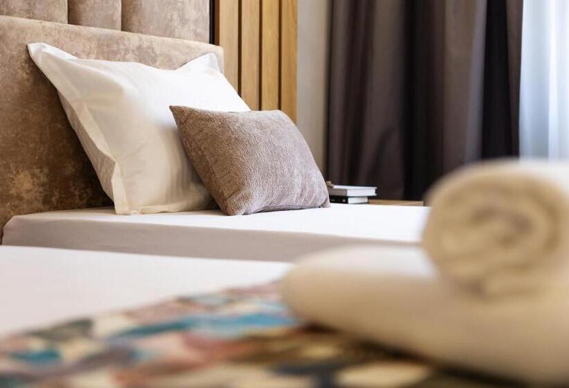 Amar Design Hotel By Hmg