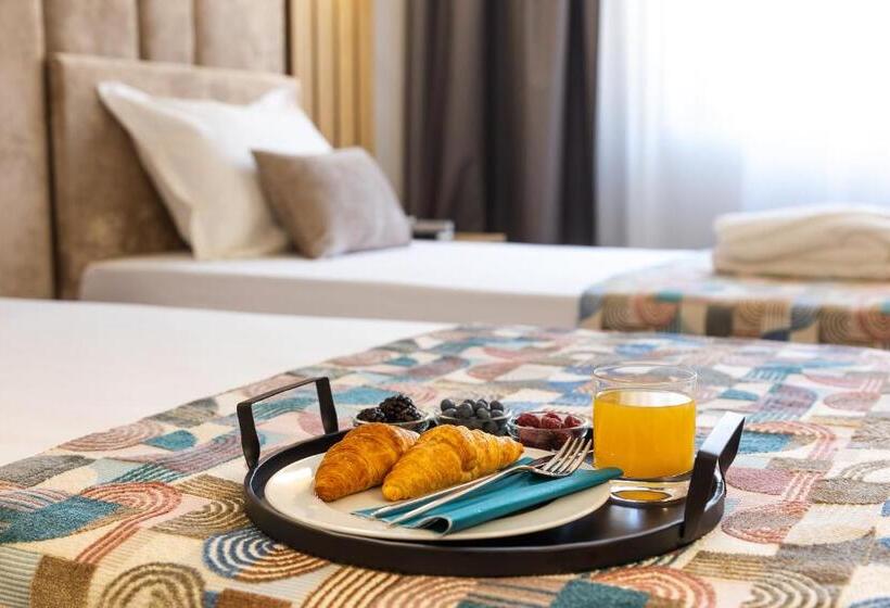 Amar Design Hotel By Hmg