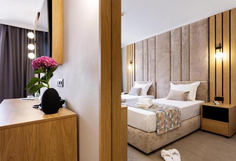 Amar Design Hotel By Hmg