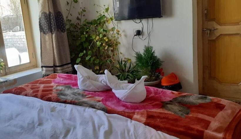 Nocleg ze śniadaniem Royal Mount Guest House Ladakh By Lexstays