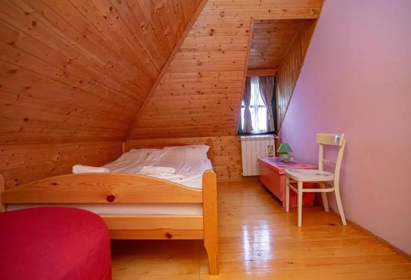 تختخواب و صبحانه U Drvo Zlatibor Vodice