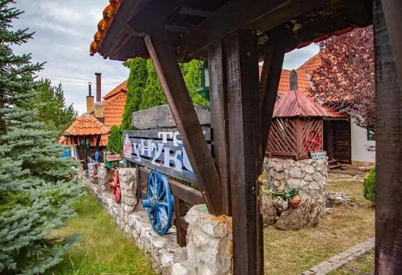 تختخواب و صبحانه U Drvo Zlatibor Vodice