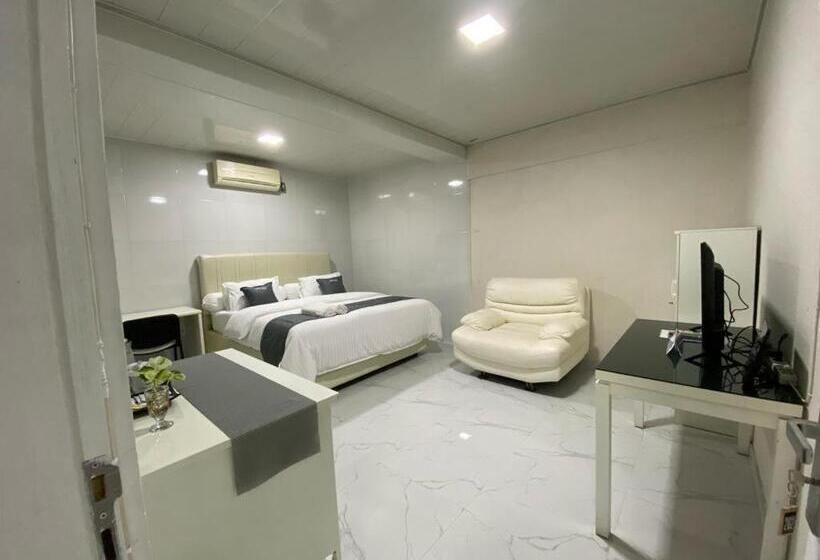 Отель Athallah Homestay Syariah