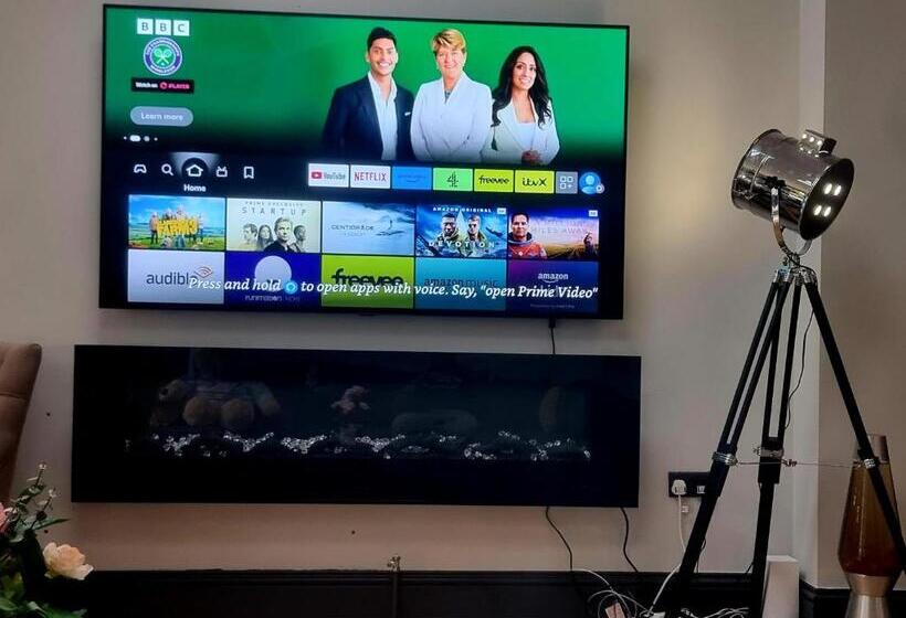 بنسيون Big Double Room, 20 Mins To London