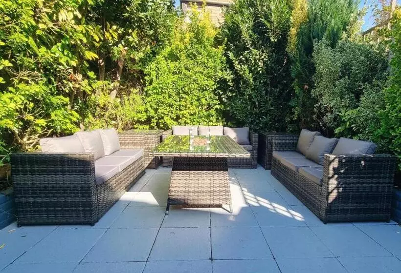 پانسیون Big Double Room, 20 Mins To London