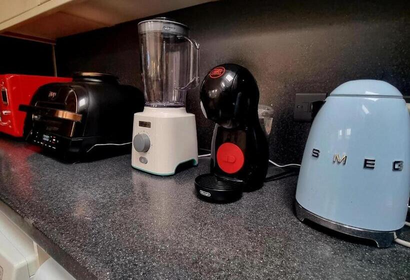 بنسيون Big Double Room, 20 Mins To London