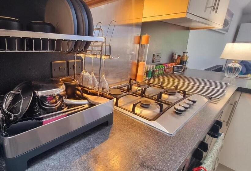 بنسيون Big Double Room, 20 Mins To London