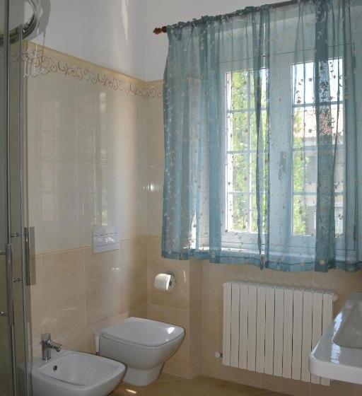 بنسيون Domus Rosea