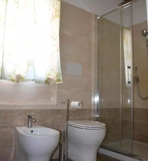 پانسیون Domus Rosea