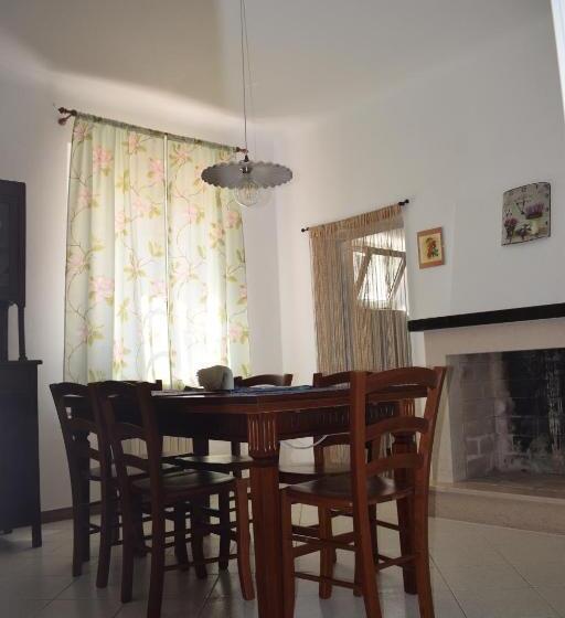 بنسيون Domus Rosea