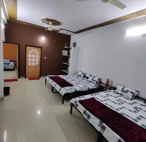 ペンション Krishnaalay Guest House