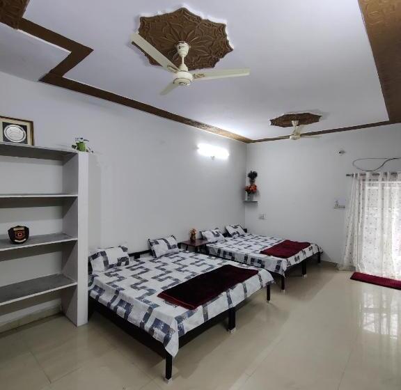 پانسیون Krishnaalay Guest House