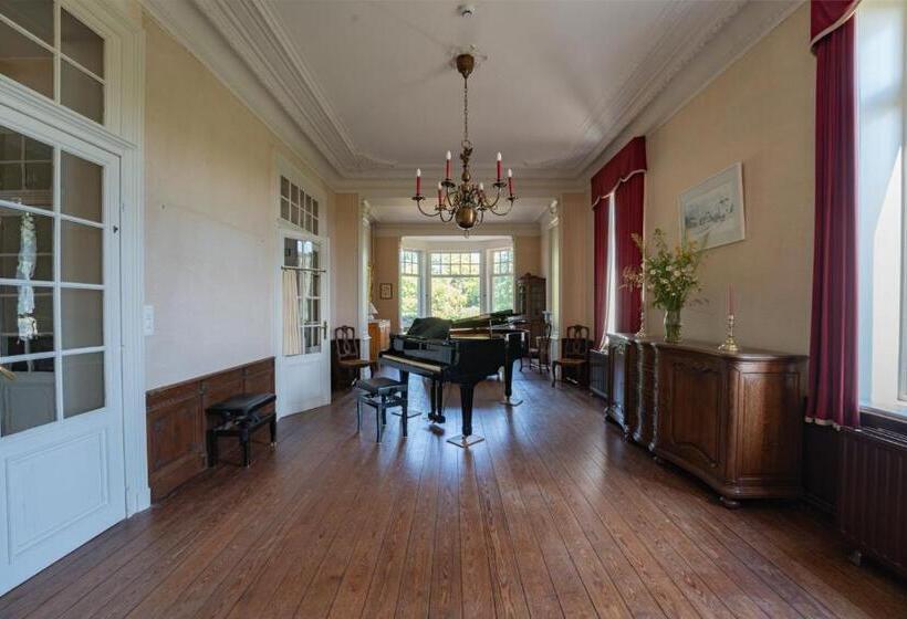 پانسیون Manoir Du Moulin