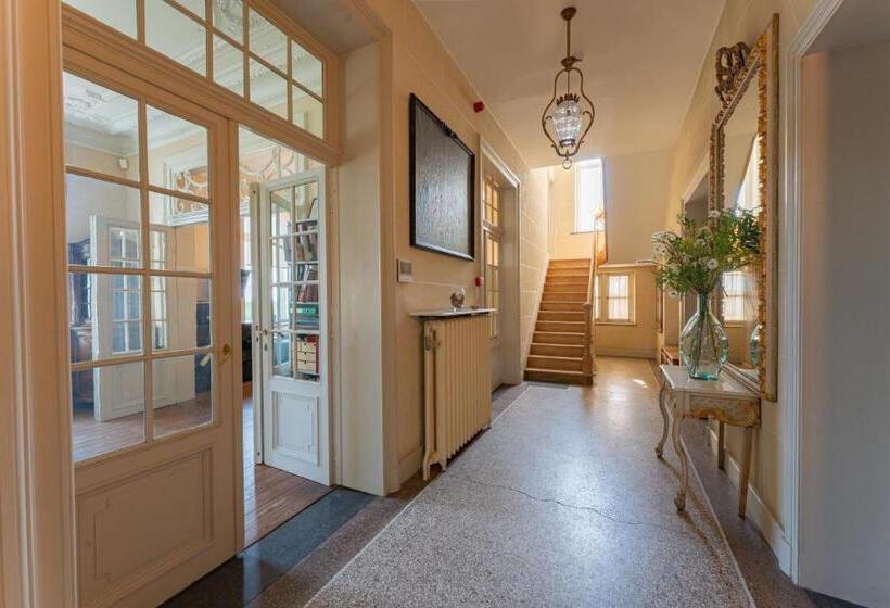 پانسیون Manoir Du Moulin