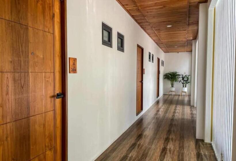 2sis S Khanom Resotel