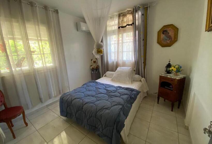 تختخواب و صبحانه Escale Antillaise