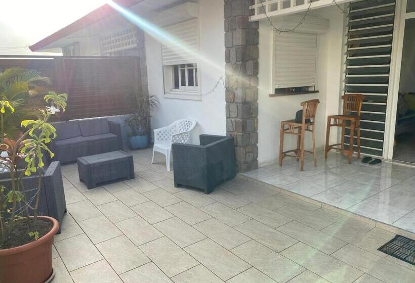 تختخواب و صبحانه Escale Antillaise