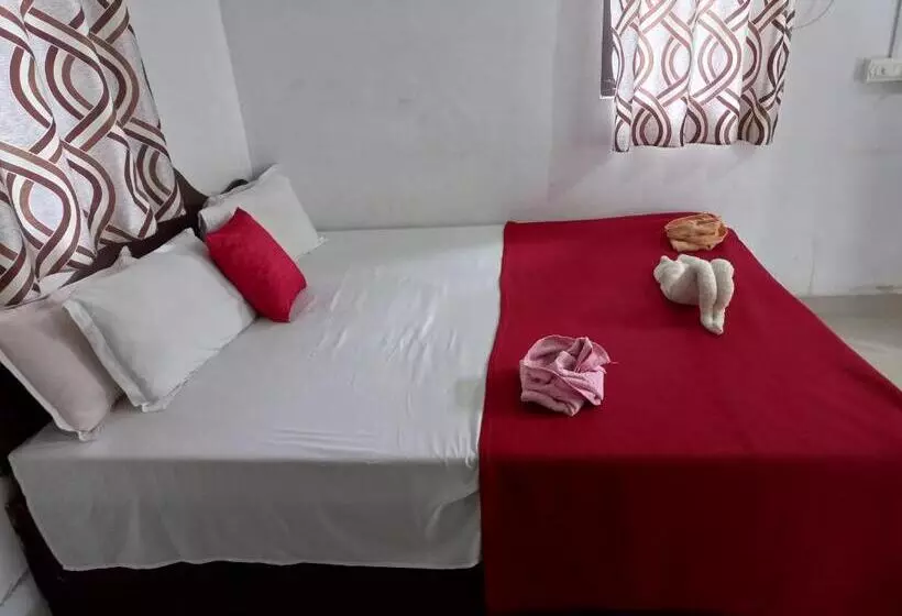 ホテル Edens Residency Thekkady
