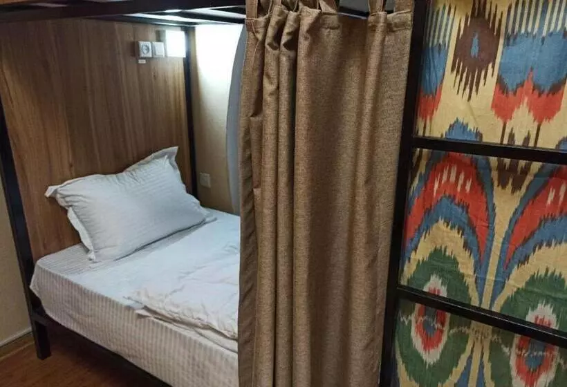 ホテル Musarat Saray