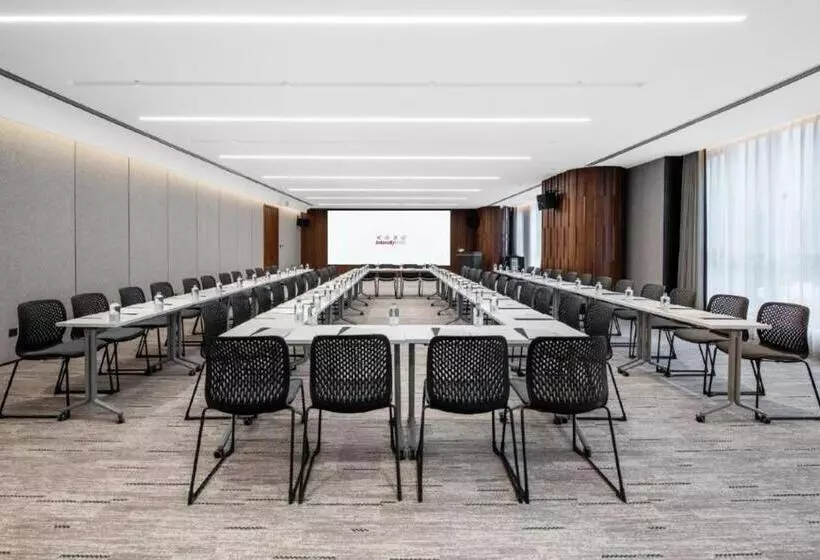 Intercity Hotel Jinan West Station International Convention And Exhibition Centre