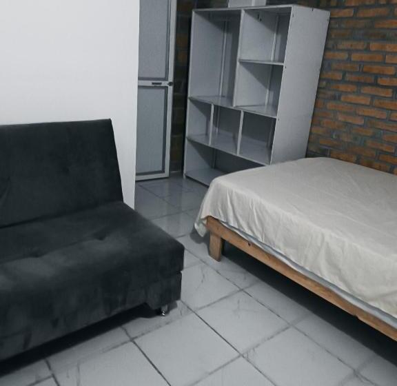 پانسیون Hostal Tipi