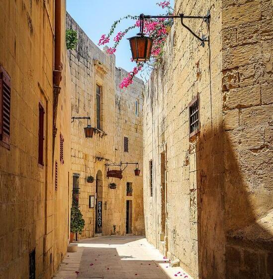 پانسیون Room 2 Min Walk From Mdina Townhouse