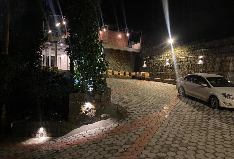 אתר נופש 100 Oaks Estate