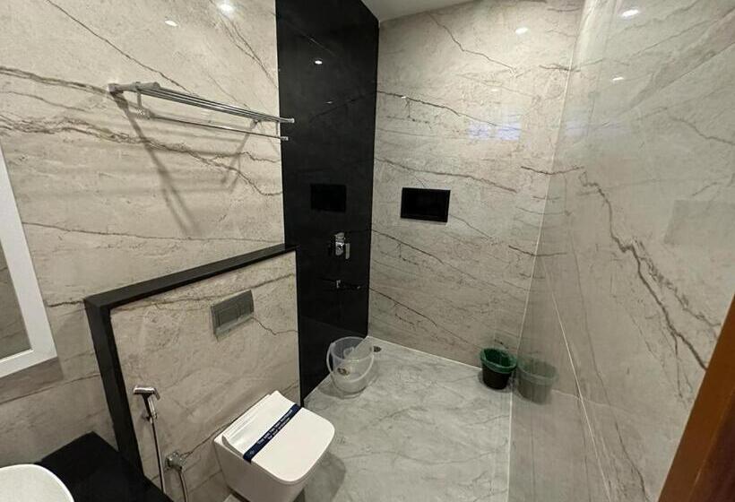 אתר נופש 100 Oaks Estate