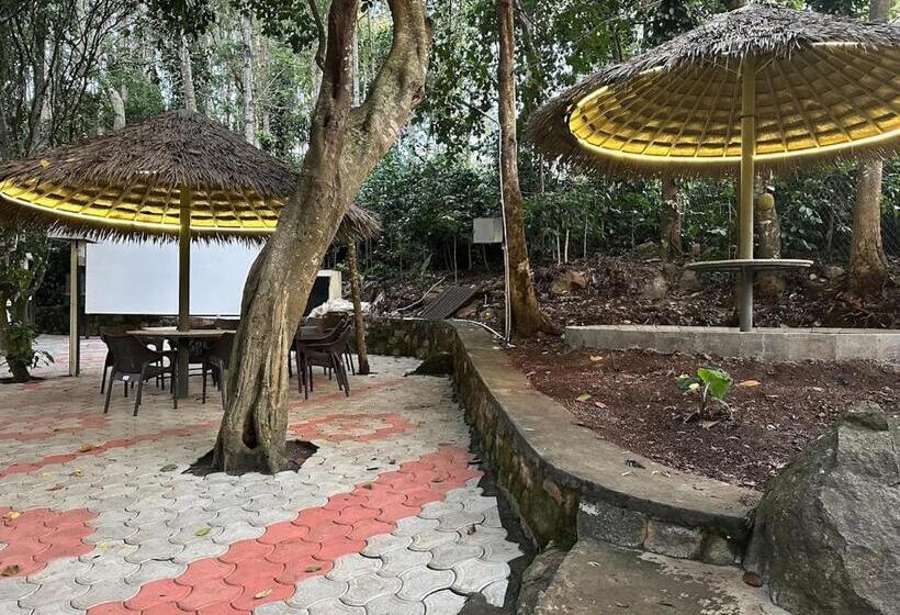 אתר נופש 100 Oaks Estate