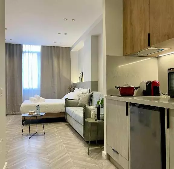 Free Parking   Cozy City Center Studio