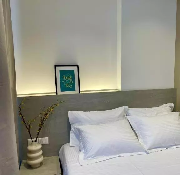 Free Parking   Cozy City Center Studio