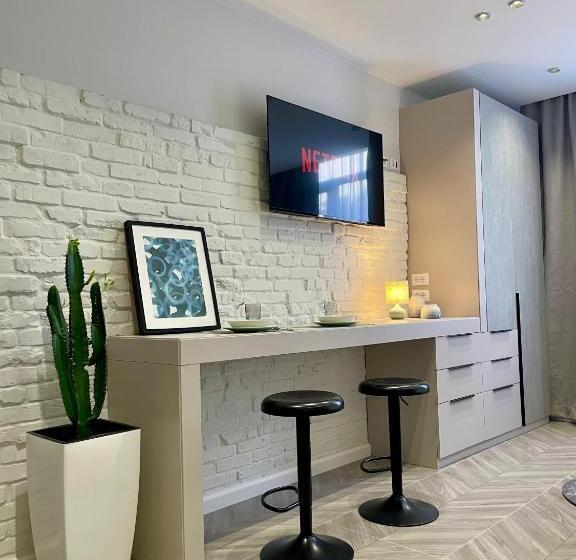 Free Parking   Cozy City Center Studio