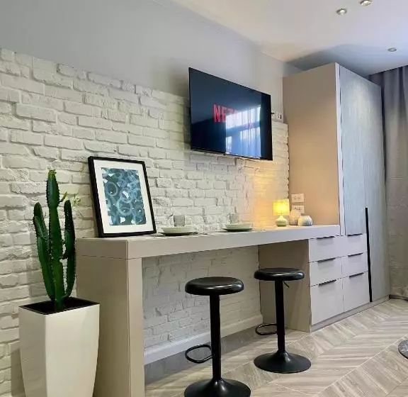 Free Parking   Cozy City Center Studio