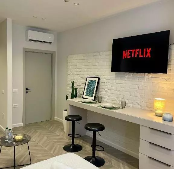 Free Parking   Cozy City Center Studio