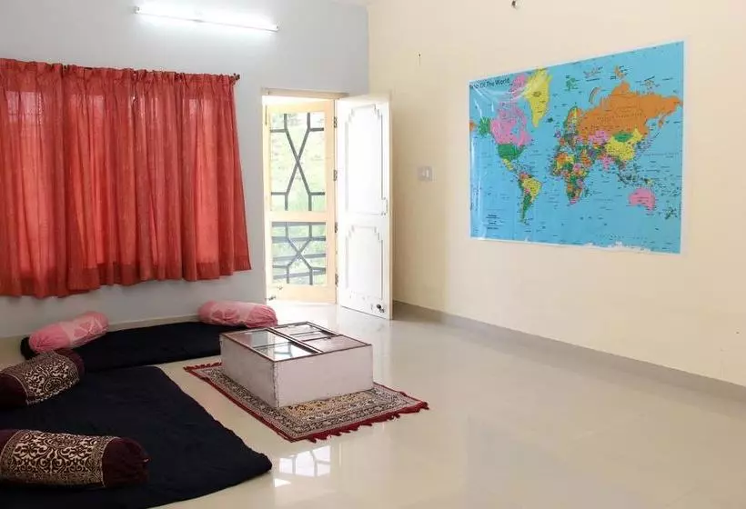 Hobo Hostel