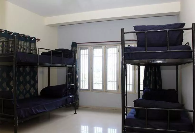 Hobo Hostel
