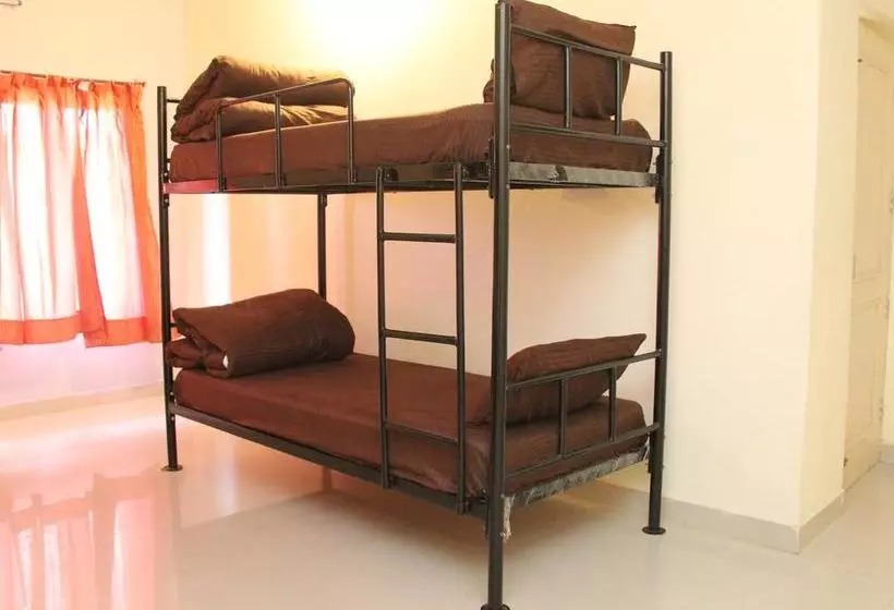 Hobo Hostel