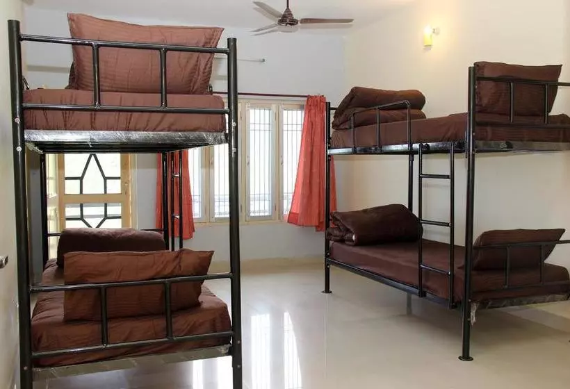 Hobo Hostel