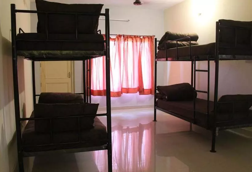 Hobo Hostel